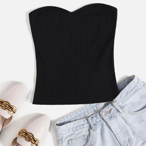 3 st toppar - Alla dessa 3 var tyvärr för små vid bysten för mig, kollar ifall någon är intresserad annars gör jag mig av me dem. Alla 3 är strlk S, köp alla för 200kr eller skriv om ni vill ha bara en av dem! Pris på shein, 1 bild: 59kr💕 2a bild: 167kr 💕 3e bild: 59kr