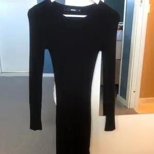 Hej, säljer nu min fina kroppsformade klänning från BikBok, super snygg och passar till allt!💗🫶🏽
