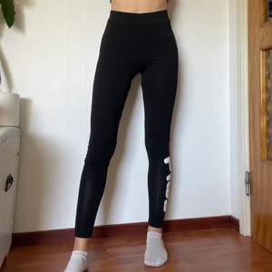 Fila byxa  - Fila byxor i mjukt material i storlek: XS