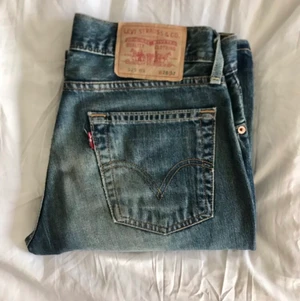 Vintage Levi’s - Bootcut - Aldrig fått så mycket komplimanger över ett plagg som dessa vintage Levi’s, riktigt fräna! 