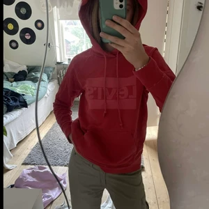 Hoodie - Säljer åt en vän👌