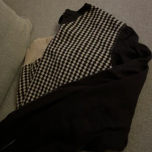 Mästrad tjocktröja  - Bra skick 