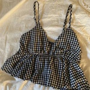 Topp - Söt topp med justerbara band, strl S men passar även Xs