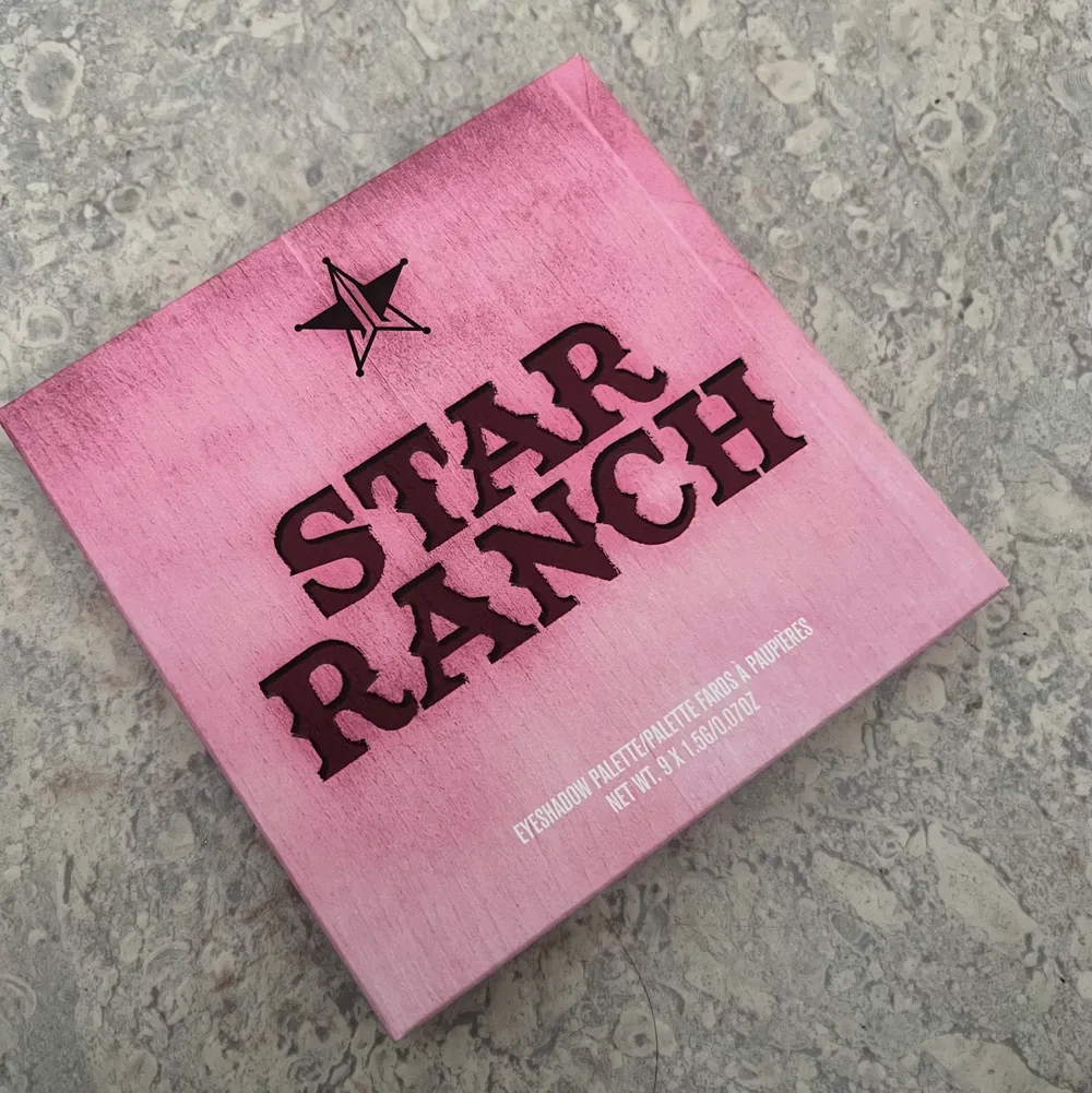 Helt ny oanvänd palette från JSC Star Ranch💗 köpt för 262kr, säljer för 200kr inklusive frakt!💗. Övrigt.