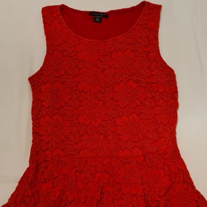 Röd topp  - Storlek S från Newyorker väldigt fin skick lite använt 