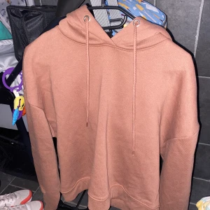 Topp / tröja - En topp / tröja från lager 157