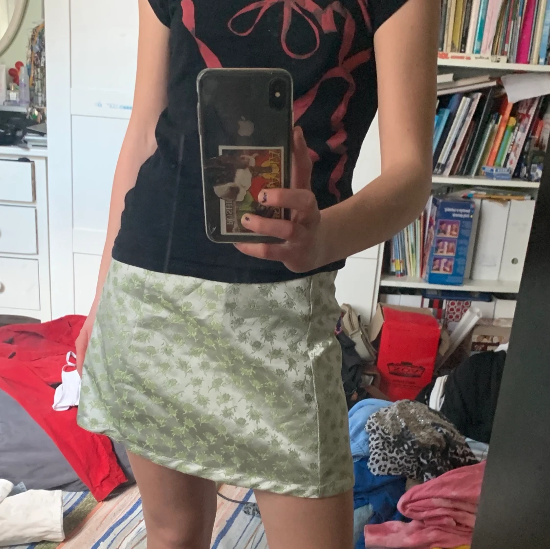 Grön kjol med blommönster