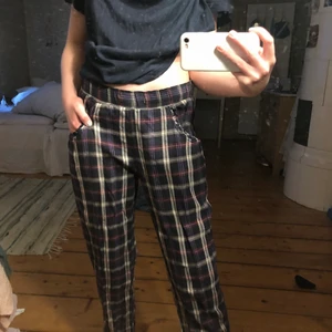 Strl s  - Ett par super fina pjamas byxor i super bra skick, storlek S men funkar som en xs med, säljer pga ingen användning tveka inte o höra av er 