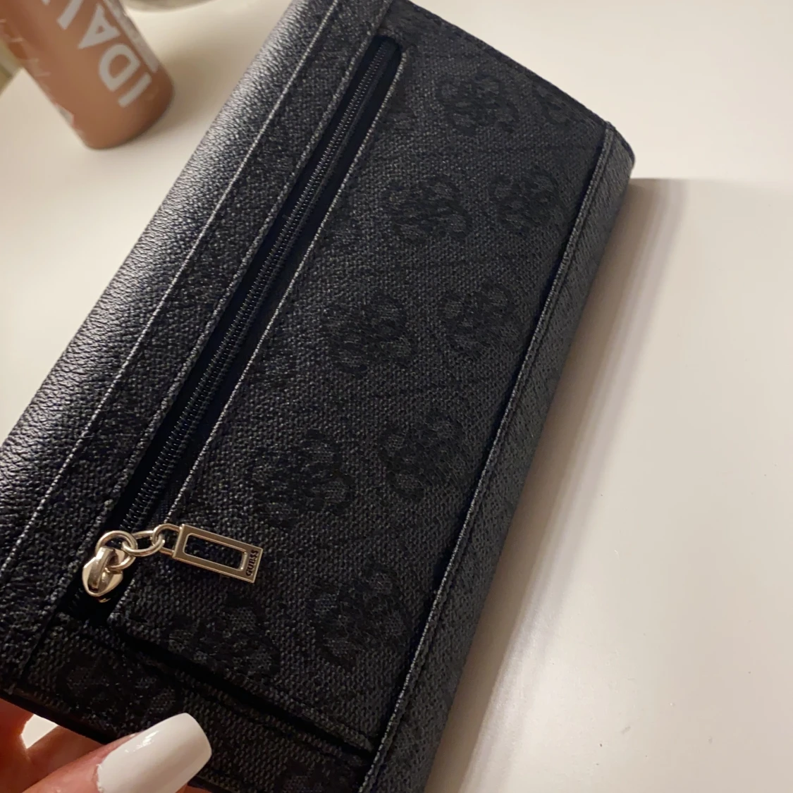 Guess plånbok  - 91