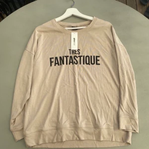 Oversized tröja storlek M - Prislapp kvar!