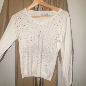  fin tjock tröja  - Jätte fin tjock tröja  10% cashmere  Oanvänd  Inga fläckar 