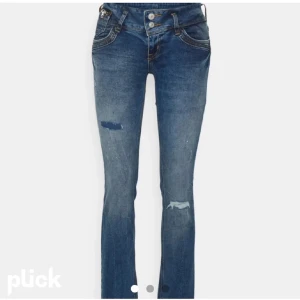 Ltb jeans  - Jättefina ltb jeans med hål. Raka i benen. 