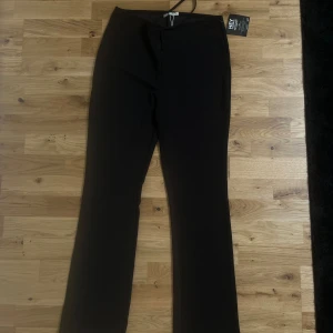 Byxor  - Från Nelly oanvända 