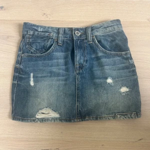 Super fin Only jenas kjol!  - Säljer denna only jeans kjol! Super fin o säljer då dne ej kommer t användning💘