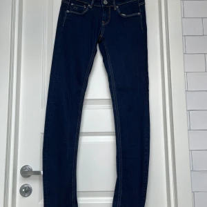 Raw Jeans  - (Oanvänd)