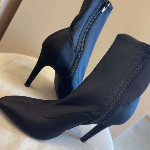 Klackar  - Stl:36 Jätte fina och bekväma