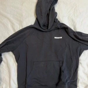 The Classy Issue hoodie - Riktigt fet hoode från The Classy Issue i storlek M!