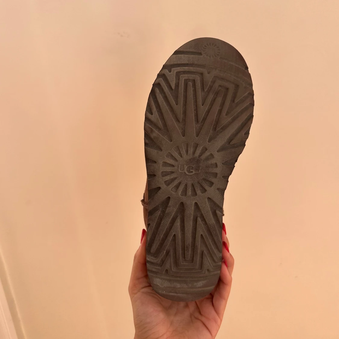 UGGS mörkbruna låga -  storlek 38 - 91