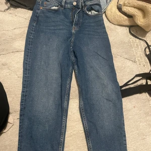 Jeans - Jeans från h&m is storlek 34
