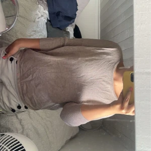 Tre kvarts ärmad tröja - Fin stickad tröja med trekvartsärmar