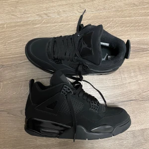 Jordan 4 black cat - Bra skick 