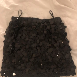 Svart paljettkjol ! 💕 - Jätte snygg svart paljett kjol !! Köpt för 315 💕💕