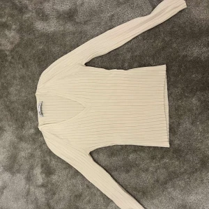 Långärmad ribbad Zara tröja - Som ny och knappt använd