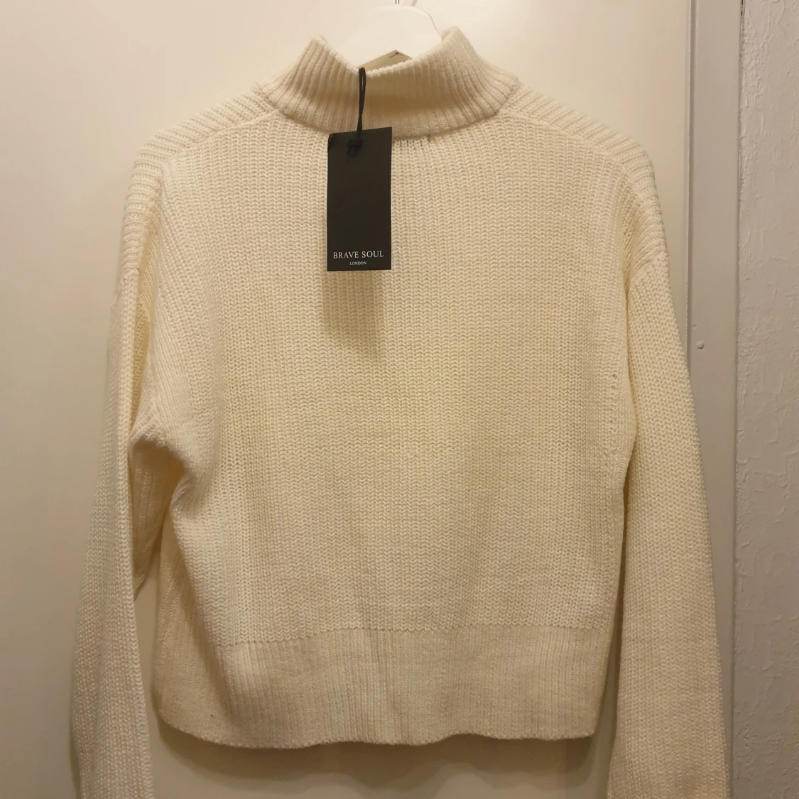 Vit stickad tröja från Brave Soul - 91