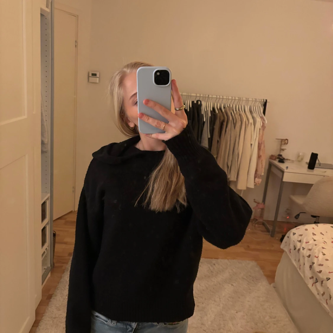 Svart stickad tröja - 92