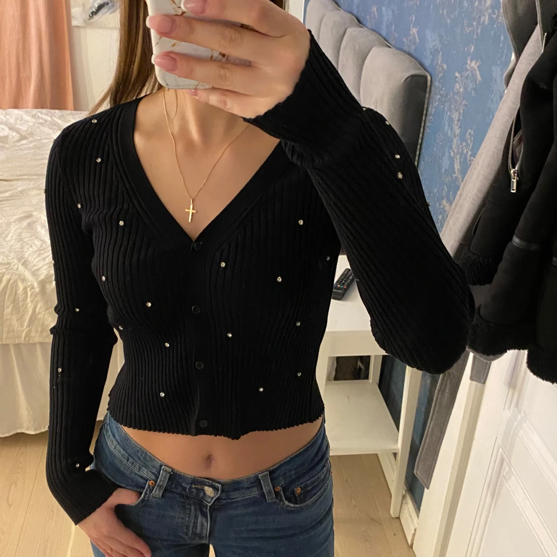 Svart ribbad kofta med stenar från H&M - 90