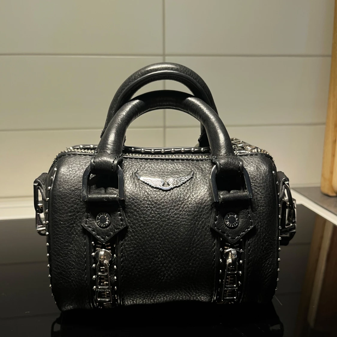 Svart handväska från Voltaire - 1