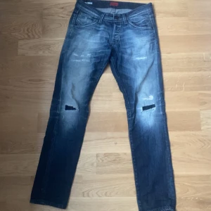 Jack & Jones jeans - Har aldrig använt för att dem är för stora, dem är i superskick
