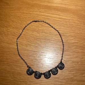 Necklace  - Cute necklace! Old but in very good condition. Material unknown, do not stain/rust.