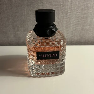 Valentino Born In Roma - Nypris 1400kr (50ml). Andvänd endast en gång. 