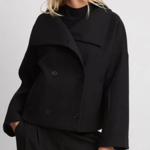 Kort kappa - Kort kappa från nakd🥰🥰 lite nopprig där av priset❤️❤️ i övrigt super fin💓💓skriv för egna bilder!!