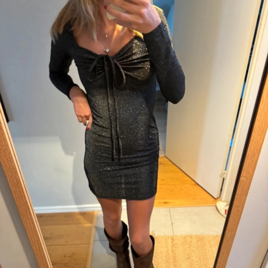 Svart glitter klänning  - 91