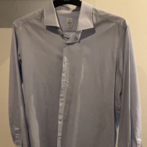Mastai ferretti skjorta - Utmärkt skick,knappats använd då den är för stor för mig. Passar dig som är ca 182.