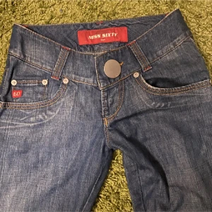 Miss Sixty jeans - Jätte snygga Miss Sixty jeans som jag köpte på Plick men nu säljer då de inte passa. Bilderna är lånade