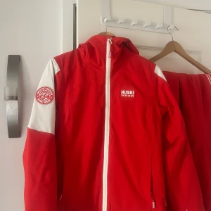 Huskywear skidkläder strl S. - Helt oanvända. Inköpt för cirka 2500kr Skicka ett prisförslag  