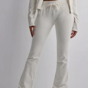 Mjukisbyxor Nelly  - Använda fåtal gånger, inga defekter 💗 tryck gärna på köp nu eller skriv privat vid frågor 💕