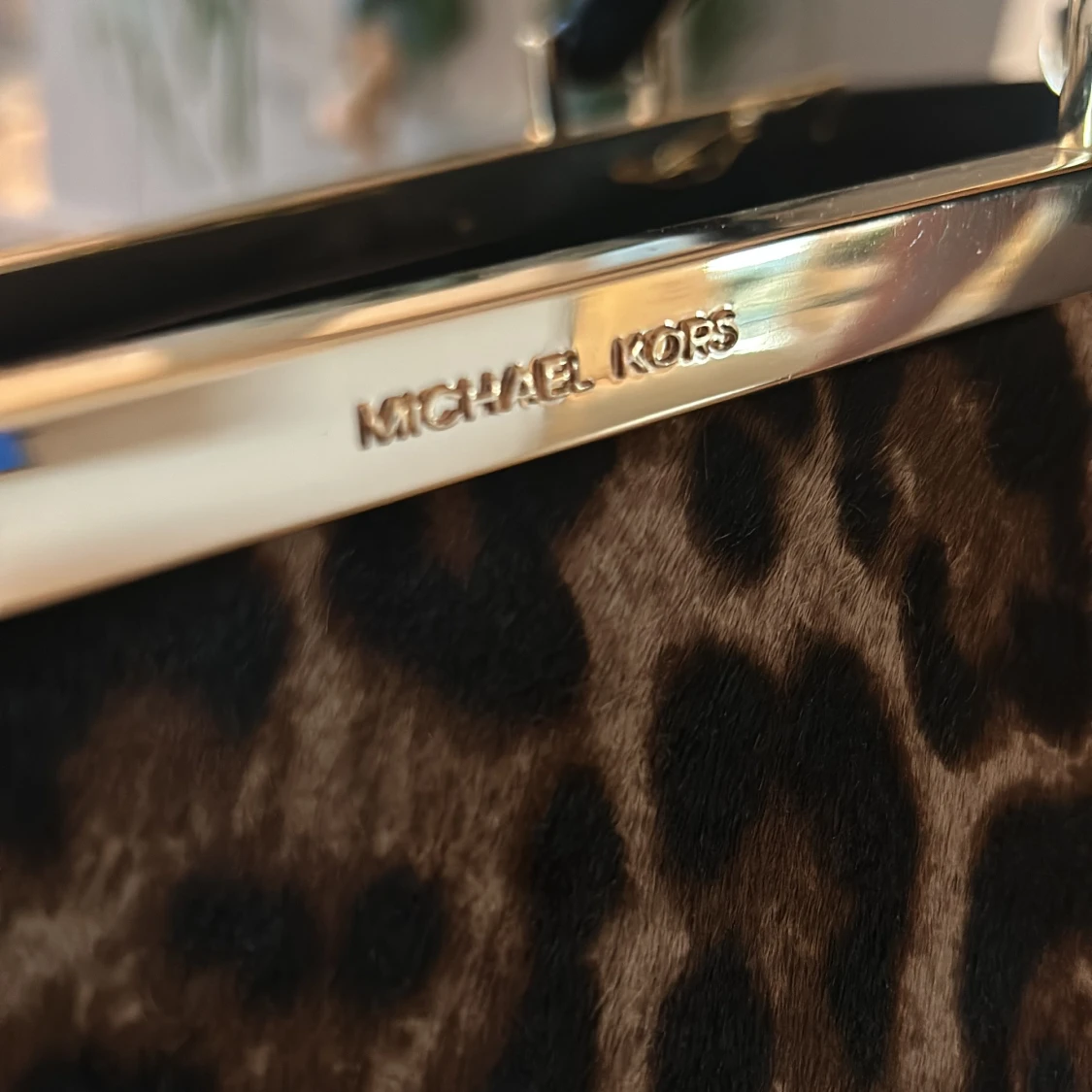 Leopardmönstrad handväska från Michael Kors - 93