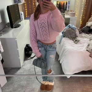 Stickad tröja - Stickad tröja från &otherstories i en perfekt rosa färg. Så fin till hösten. 