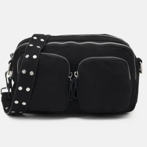 Väska - Fin väska som rymmer mycket Går att ha till skolan och mycket annat