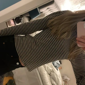 Fin randig tröja - Säljer nu min fina randiga tröja för kommer inte till användning längre.💕