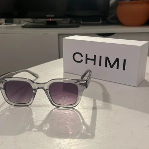 Chimi 04 grey (nya) - Hej säljer nu ett par jätte fina Chimi 04 grey som inte är använda dem e 10/10 skick och har inte kommit till användning de ba skriva vid frågor eller liknande Med vänlig hälsning, Charlie 