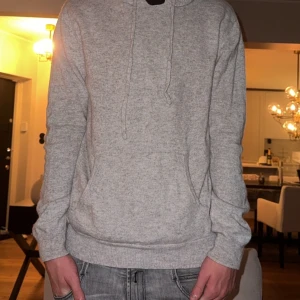 Kashmir hoodie - 100% Kashmir hoodie från cashmere clothes, pris kan diskuteras vid snabba affärer.