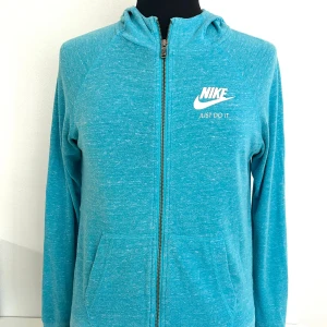 NIKE ZIP - Jätteskön Nike-tröja med zip!🩵 Storlek XL jr men passar superbra som XS-S🤗