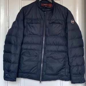 Mörkblå Colmar jacka - Sällant använd 8,5/10 Medium, storlek 48