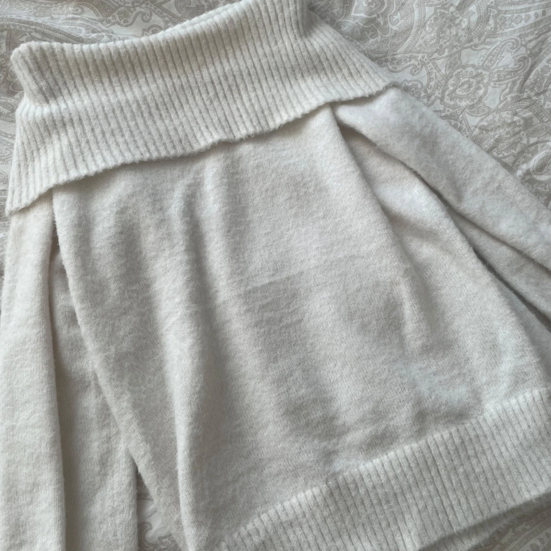 Vit offshoulder tröja från Lindex - 1