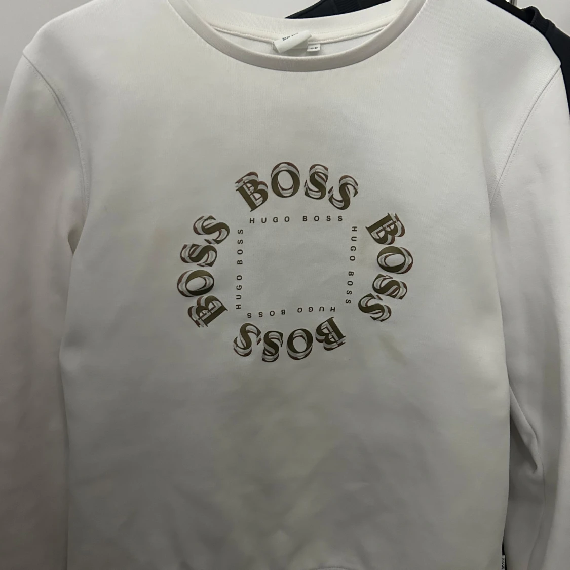 Svart och vit tröja från BOSS - 2